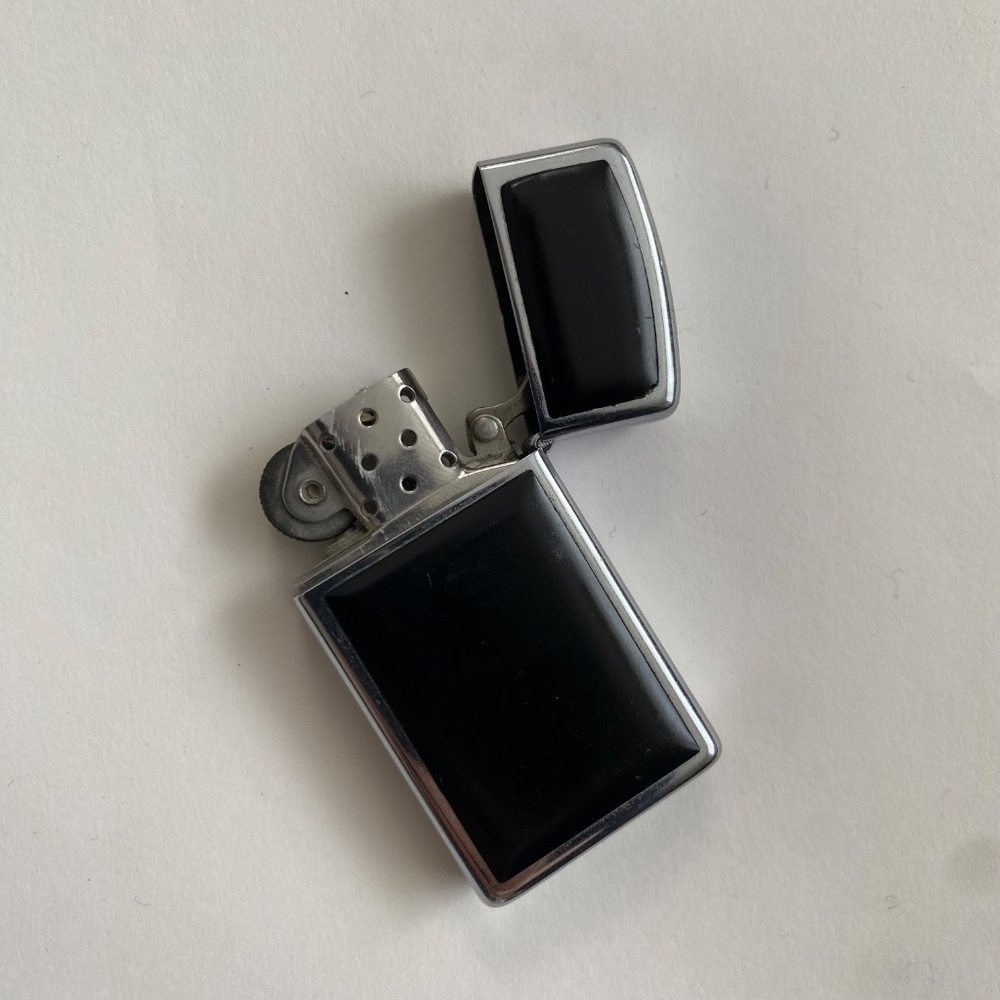Vintage Zippo 1981 Chrome and Black Lighter